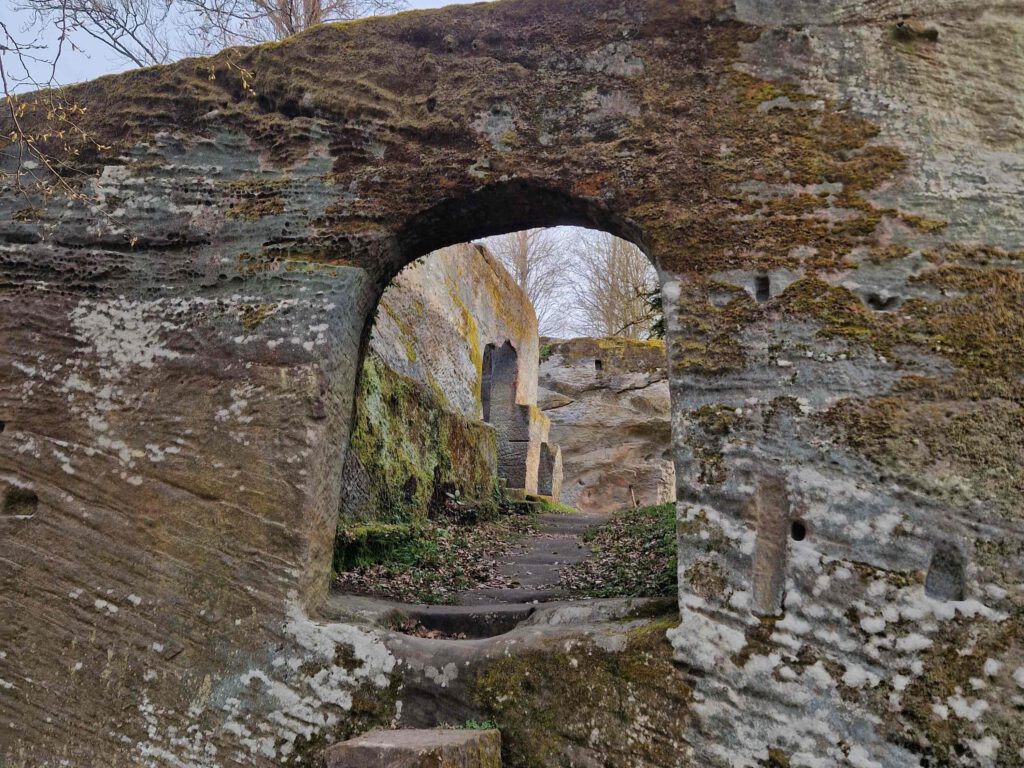 Ruine Rotenhan 2 1,3MB 4_3